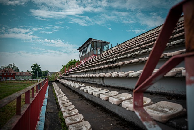 哈登第三节6中4拿到10分，三节打完快船领先36分.